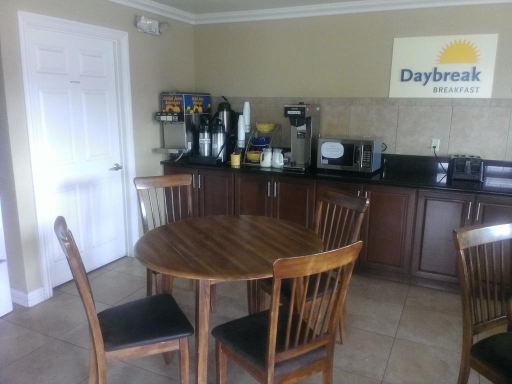 Days Inn By Wyndham Kingman East Dış mekan fotoğraf