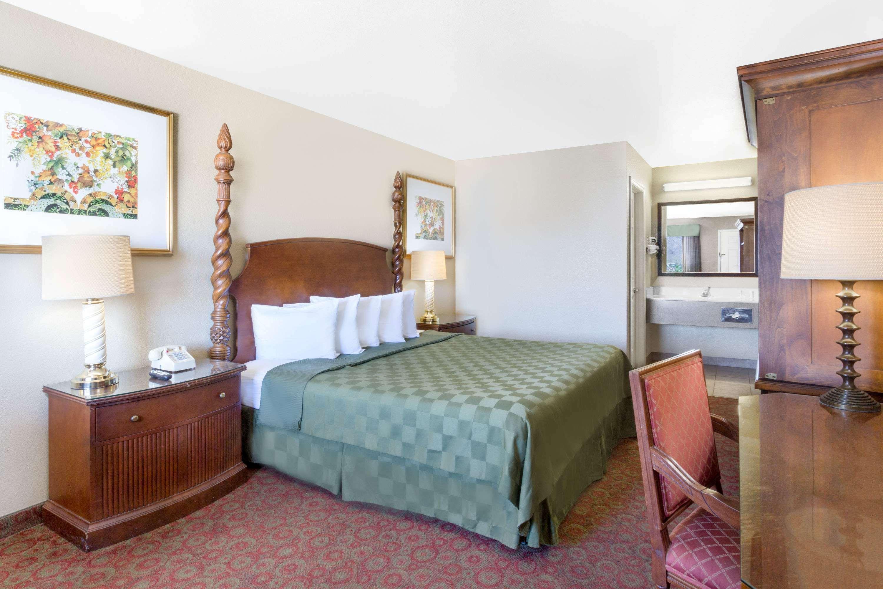 Days Inn By Wyndham Kingman East Dış mekan fotoğraf