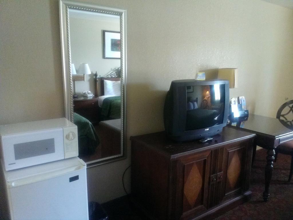 Days Inn By Wyndham Kingman East Dış mekan fotoğraf