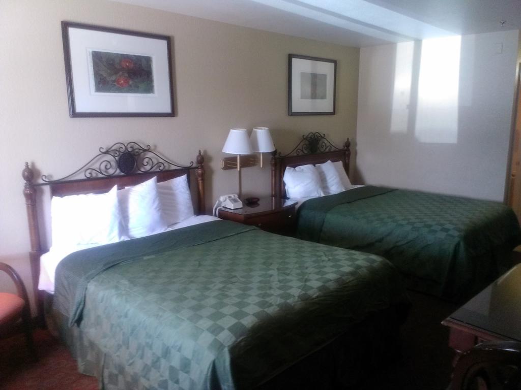 Days Inn By Wyndham Kingman East Oda fotoğraf