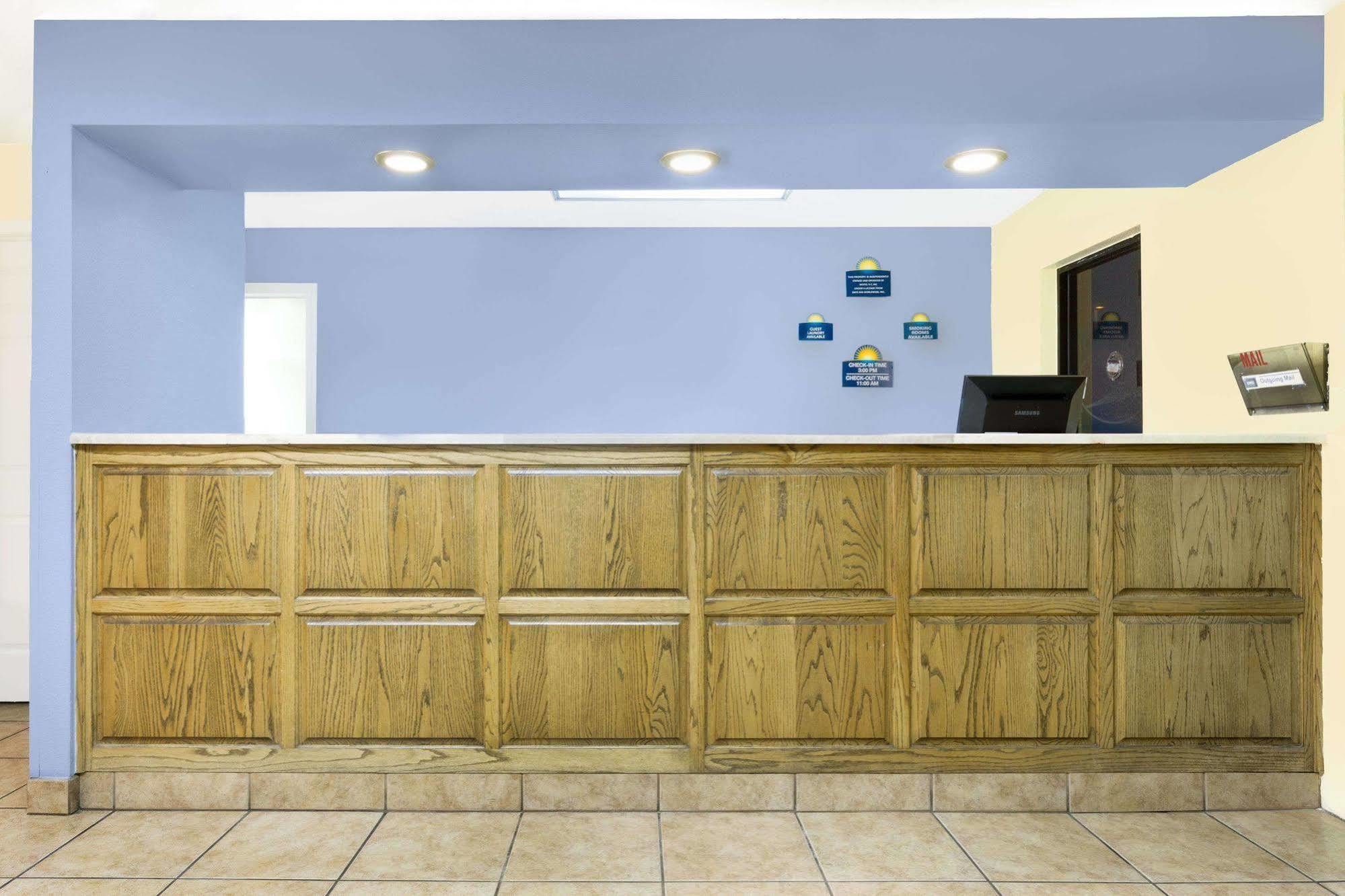 Days Inn By Wyndham Kingman East Dış mekan fotoğraf